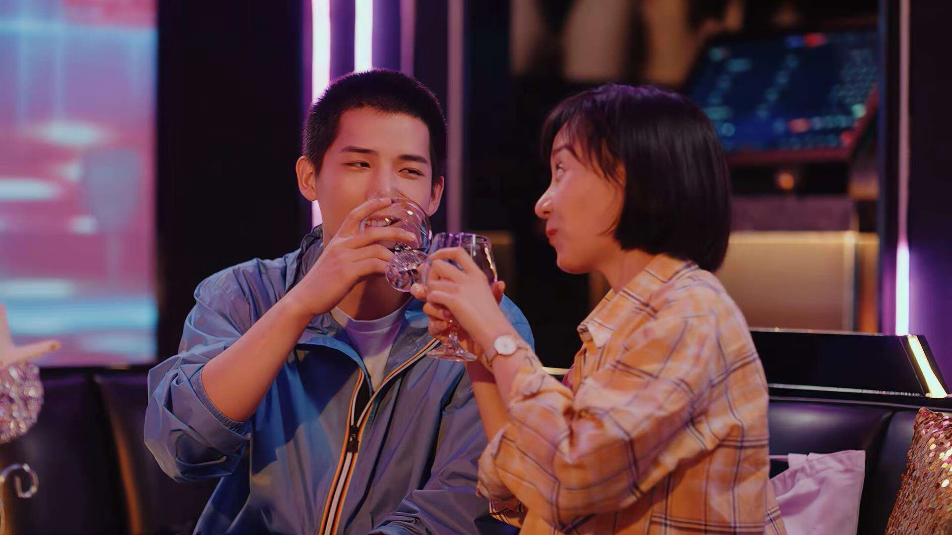 爱游戏APP-荷兰队在国家联赛中4-0大胜匈牙利，晋级四分之一决赛。，荷兰队对战