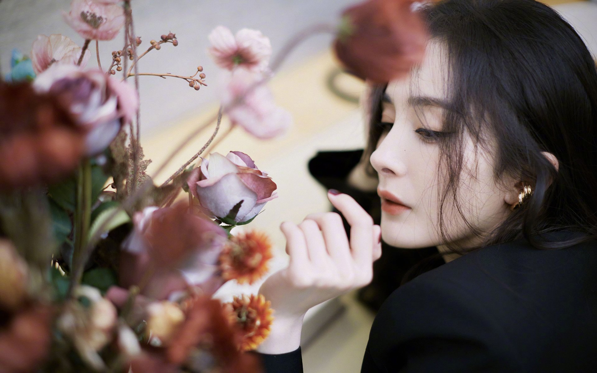 中场“1-2”站位提升传控效率